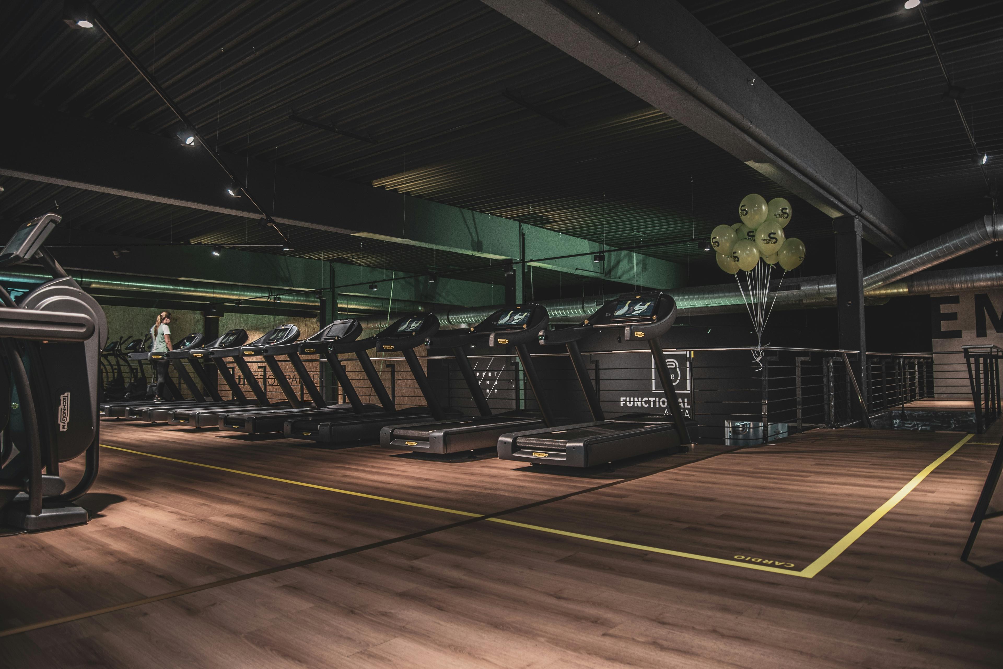 Modernes Fitnessstudio